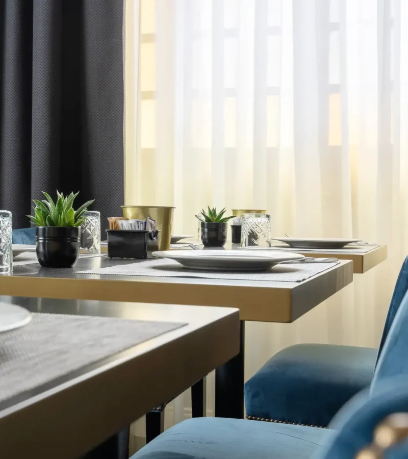 flom-hote-sala-colazioni-dettaglio Tavolo sala colazioni Flom Hotel Firenze